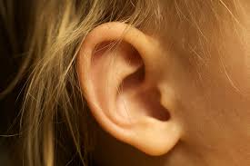 L'otoplastie : adieu les oreilles décollées